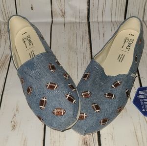 Tom's brand football print shoes